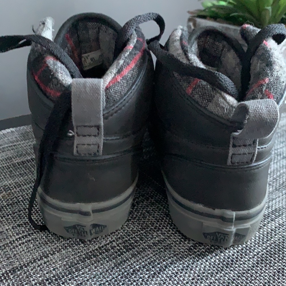 Vans - Picture 4 of 6